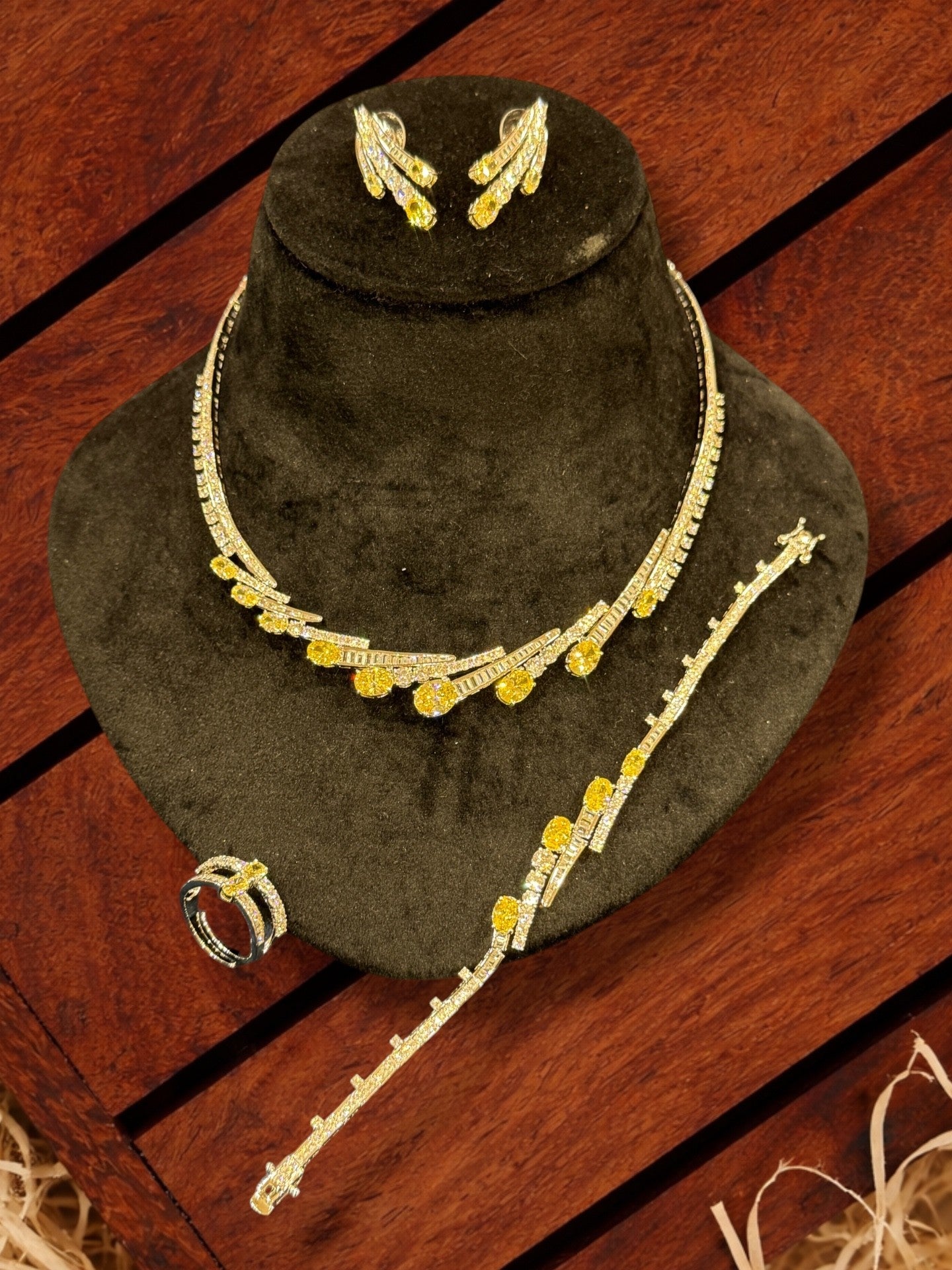 Premium Neckpieces & Earring Set - Neckpieces & Earring Set