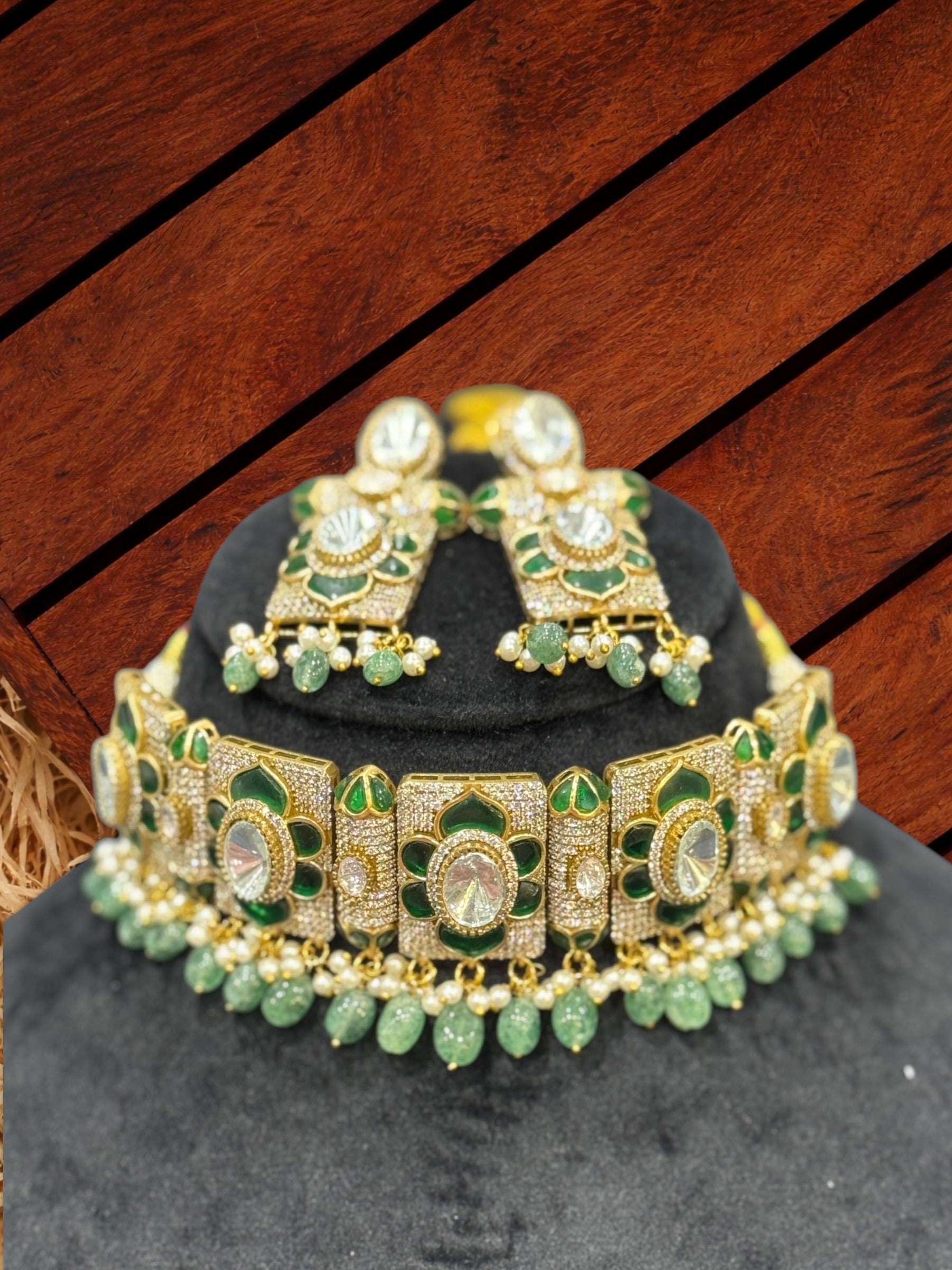 Green Gold Necklace with Earrings