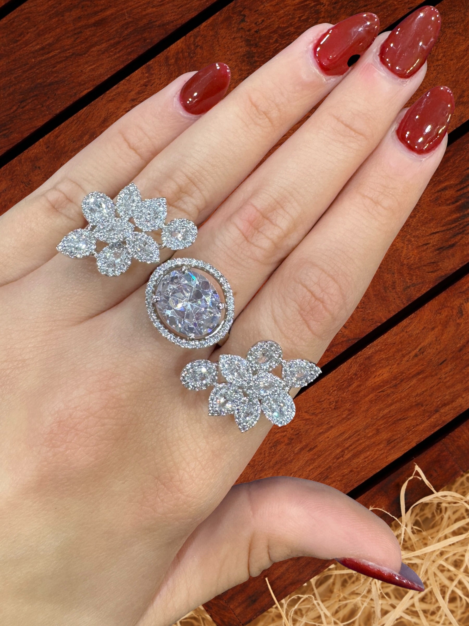 Elegant Floral Crystal Ring