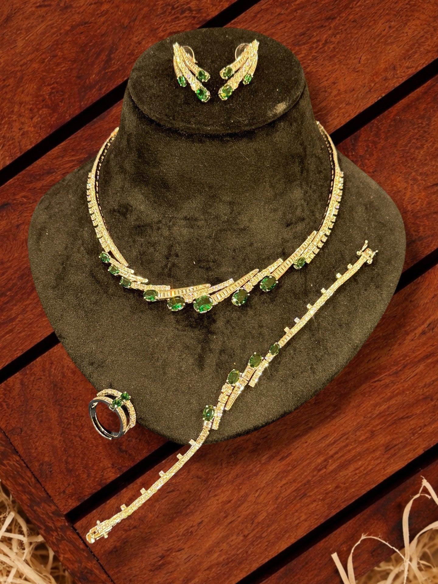 Premium Neckpieces & Earring Set (2)