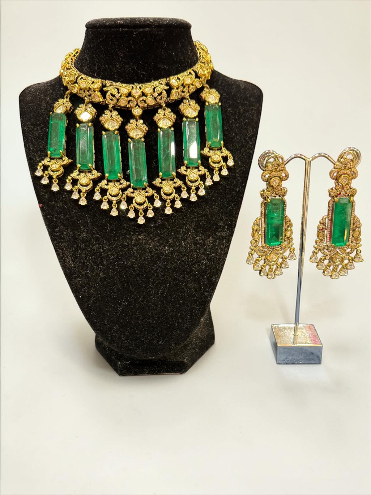 Emerald and Gold Statement Necklace Set - Neckpieces & Earring Set (3)