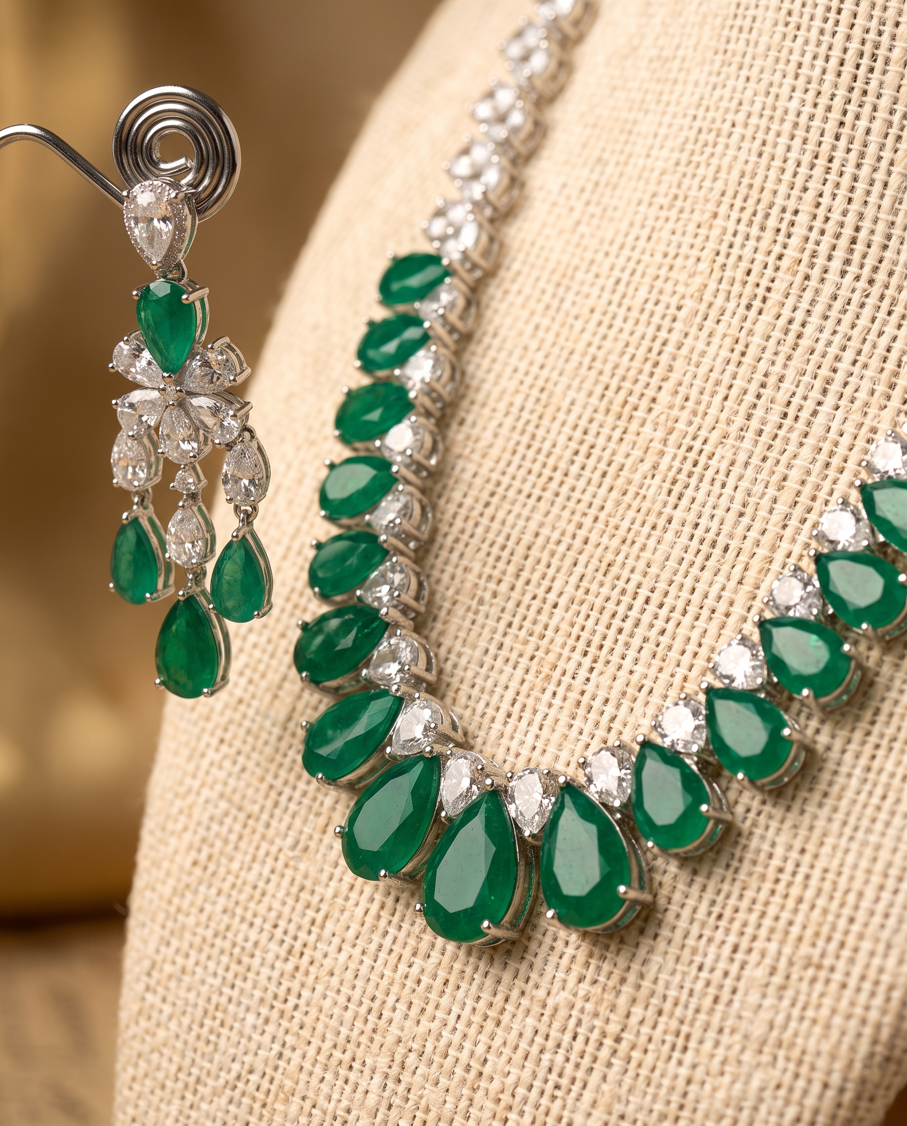 Earring and Neckpiece Set