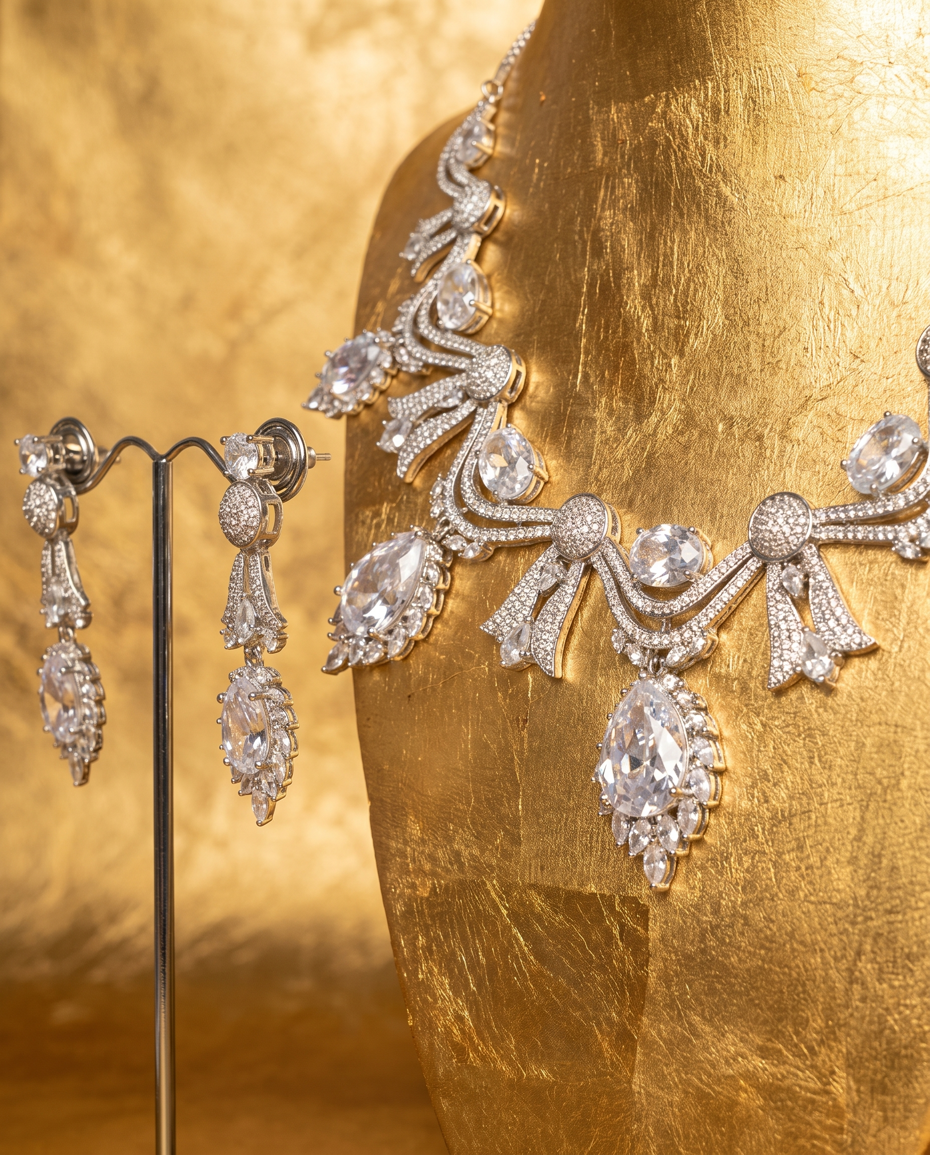 Earring and Neckpiece Set